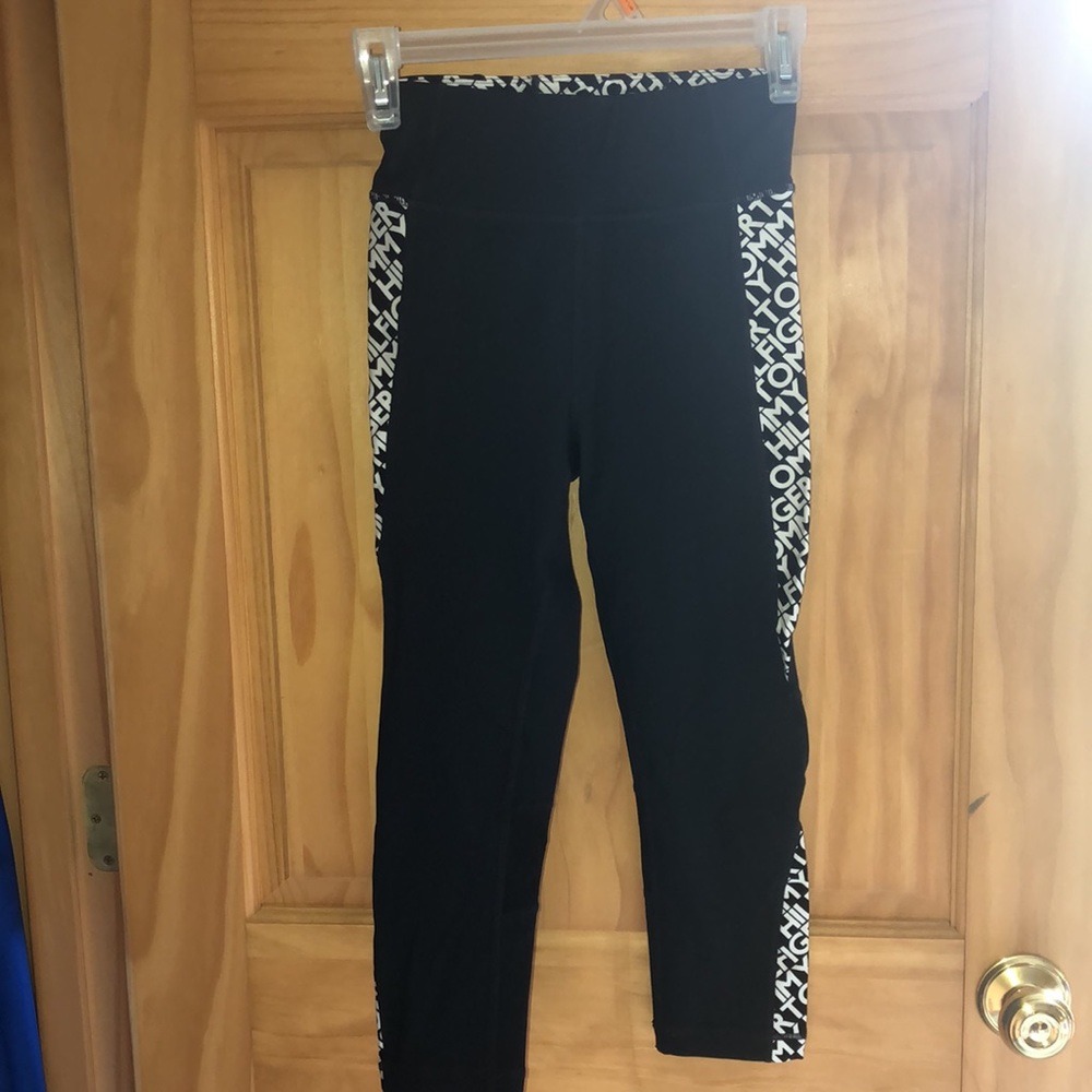 3/$20 Tommy Hilfiger cropped leggings with mesh cutouts